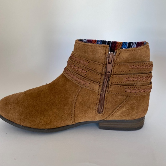 Minnetonka Dixson Brown Suede Bootie - Picture 6 of 9
